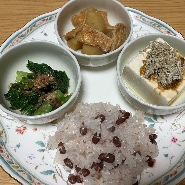 小豆ご飯と3種のおばんざいのランチ☆彡